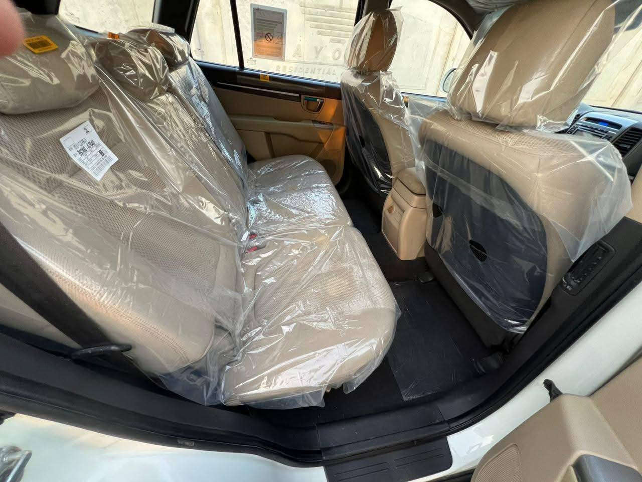 السلام عليكم
✅سنتافيا 2012 للبيع  

✅باسمي رقم بغداد دولي هزه جديده بسمي 

✅مكفوله من الضربه او الصبغ وتبديل 

✅بيه بارد بلجاملغ الامامي 

المواصفات:

‏✅ 4 2400حجم المحرك  

‏✅ 4x4 

✅ فتحة سلايد 

✅ دشبول صاج

✅  سبعة راكب 

✅ 3 قطع تبريد 

✅تحكم استيرن

✅اشاره بالمري

✅حساسات خلفيه وامامي  

✅ كامره بلاديه 

مكاني بابل  

السعر.    150 

وبيها مجال  

 ***********
