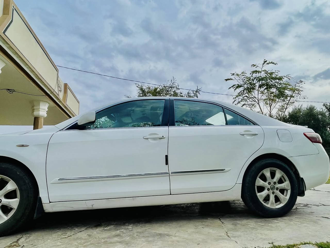 السلام عليكم

#تويوتاTOYOTA_كامري 2009 خليجي 
سنوية مجددة 2030 تحويل مباشر سنوية باسمي
كهربائيات جاهزة 
تبريد تدفئة شغال 
صدر امامي  قبل شهر مبدل كامل
تيارات زوج امامي جديد
ضررها ضربة بالجنطة الخلفية وأخذ ع الأطراف قليل  جداً بالجامرلغات الخلفية 
بنيد مصبوغ للجمالية
بدون ايرباك 

السيارة متوفرة بمحافظة ديالى 
السعر 94 قابل للتفاوض
للاستفسار واتساب ***********/
***********
موجود ع الماسنجر
