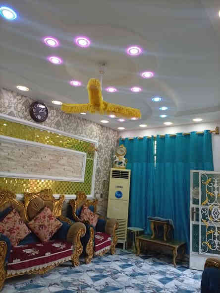 عقار للبيع مساحه ٢٠٠ متر واجهه ١٠ ونزال ٢٠ملحقاته ثلاثة مداخل
طابق الاول استقبال وصاله مطبخ بارد وحار ومنور وصحيات عدد٢ وغرفتين نوم وكراج كبير
 طابق الثاني غرفتين نوم وصالة حمام مشترك كبير وبيتونه كبيره وسطحين
بيت نضيف بناء درجه اولى بناء العقار ٢٠٢٢
خدمات كامله ماء وكهرباء مجاري منطقه هدوة على هيئه تبليط 
موقع العقار البلديات الظباط الثانيه الزراعي مجاور مجمع فدك شارع عشرين
لاستفسار الاتصال على الرقم ***********
