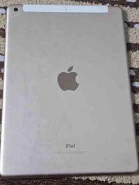 ايباد 5+القلم  نظيف جدا  بغداد الجديده 07704865434 + متواجد واتساب