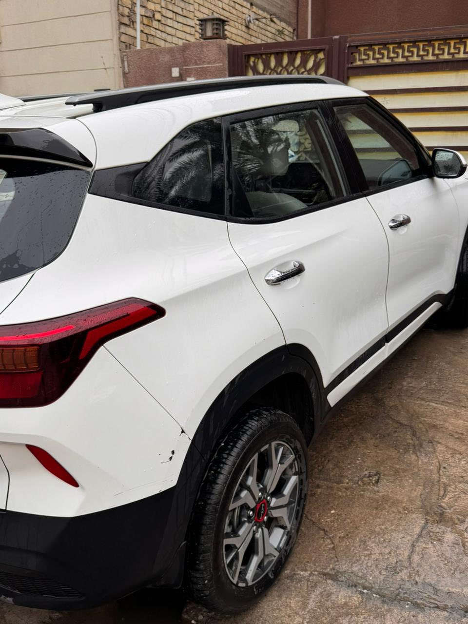 السلام عليكم
كيا سيليتوس خليجي 2022 للبيع 
بصمة + تشغيل عن بعد 
محرك دوش 1600 
6 وضعيات قيادة 
لدات داخلية 
شاشة متصل مع الدشبول 
تحكمات ستيرن 
مري شفط 
كشنات جلد 
وباقي المواصفات معروفة
تخم تايرات جديد
السيارة بدون قطرة صبغ 
بس كم رصعه واضحات بلصور والسونار مرفق مع المنشور 
السيارة عليهة ادامة من كل النواحي 
رقم وسنوية وهزة كلة جديد وبأسمي شرط التحويل 
ماشية 107 الف كيلو 
السيارة جديدة وخير من الله وبلحقيقة كلش حلوة 
مكاني بغداد شارع فلسطين 
145
***********
