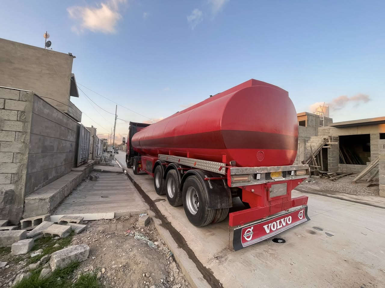 فالفو للبيع
فالفو موديل 2003
مواصفات كير عادي 
تانكي موديل 2015 جوبلس دبل تاير موصلاوي
بيه بوري مال بويلر
3 خط 
تايراته جديده
طوناج جي بي ايس
هزه جديده
سنويه صاقطه  
188 $$ ورقه بيه مجال قليل 
شراي يخابر او يراسلني 
***********
***********
