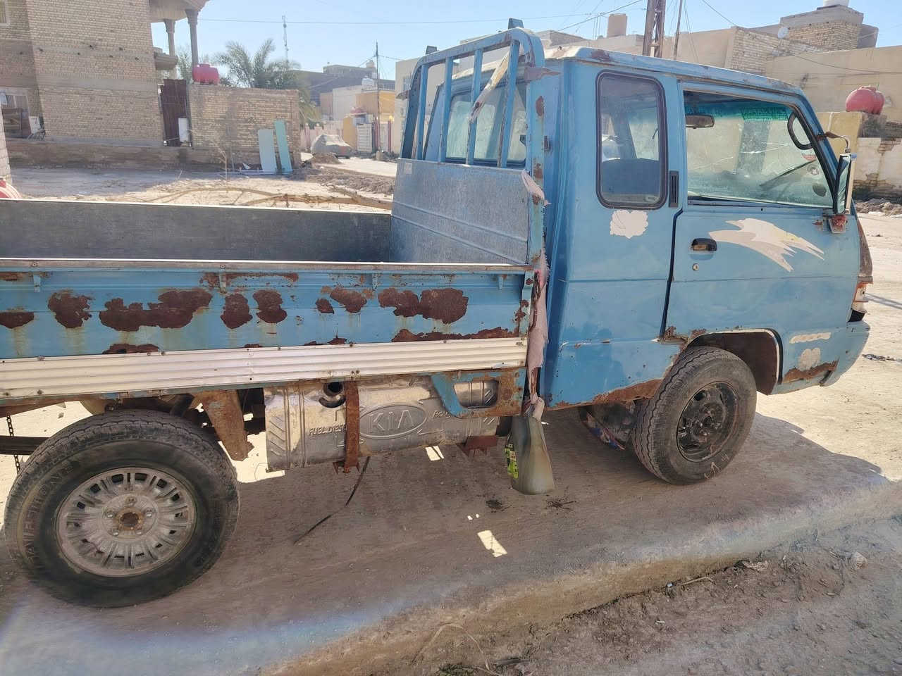 كيا حمل  هونداي السعر 14 ورقه محرك بيه بخار سياره شغاله عوزهه باتري مابيهه اكسل وكير وشاصي مكفولات رقم بصره سنويه لل28 راعيهه مااندله تخم تاير سياره عوزهه ترتيبات مكاني واسط ***********
