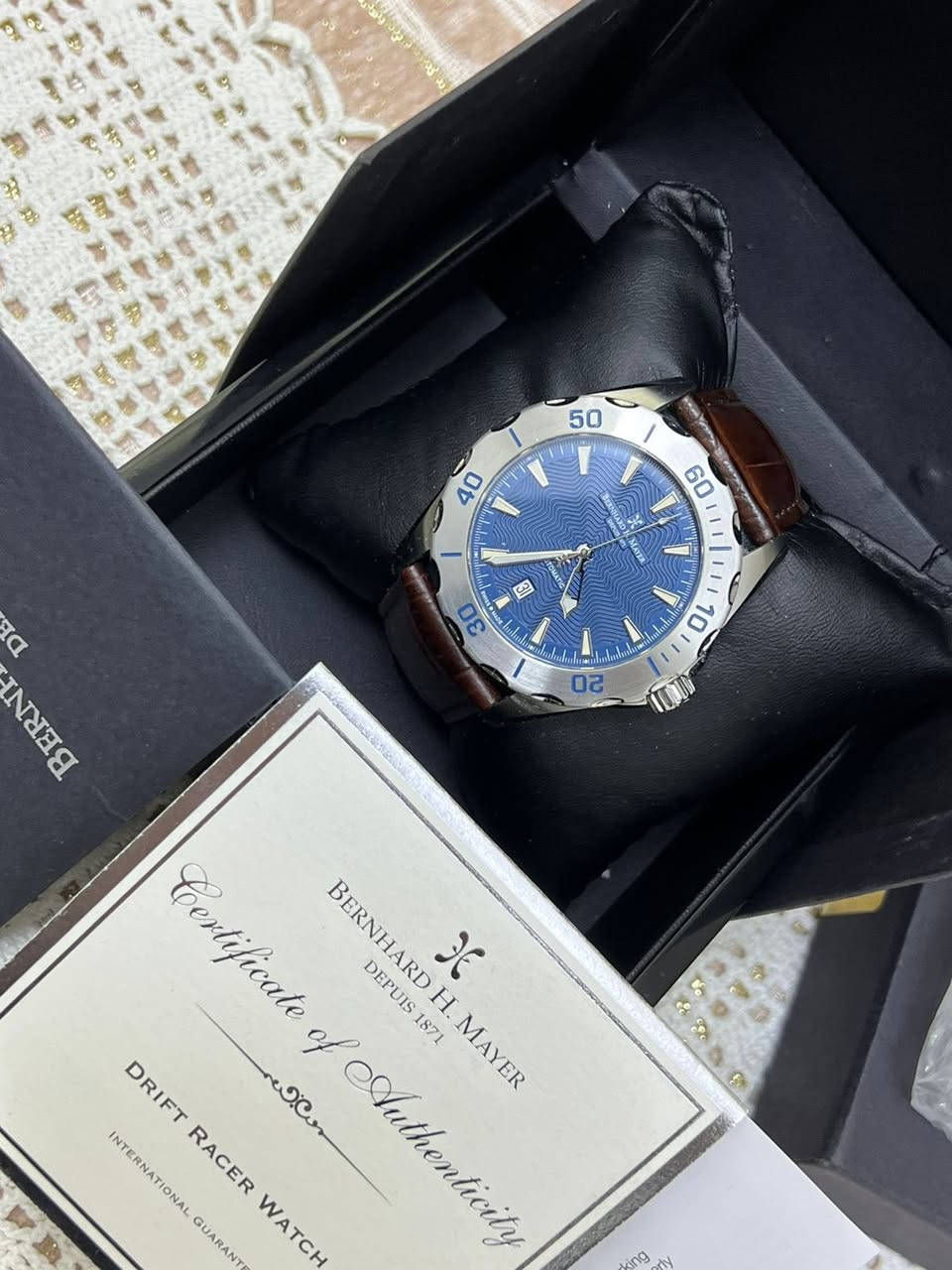 بيرنارد اج ماير الساعه مستعمله النضافه تامه كامله المرفقات اوتو الضهر كشف لمتد اديشن إصدار محدود ***********
