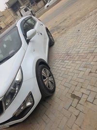 سبورتج2015خليجي سياره مال بيت هاذ سونر والبافي كله مكفوله تخم تاير حدا...