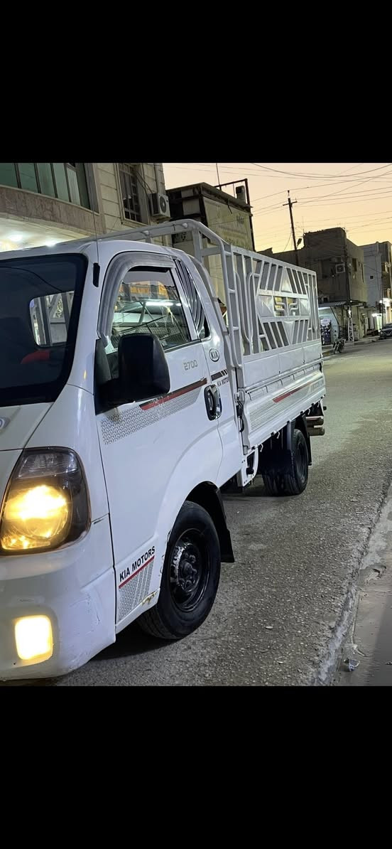 كيا موديل ٢٠١٦للبيع نضافه فول ٢٧٠٠ محرك مكينه نضافه فول شاصي نضيف ماناقصها شي سعرها ١٢٠ مكاني الانبار رمادي الاتصال على الرقم***********
