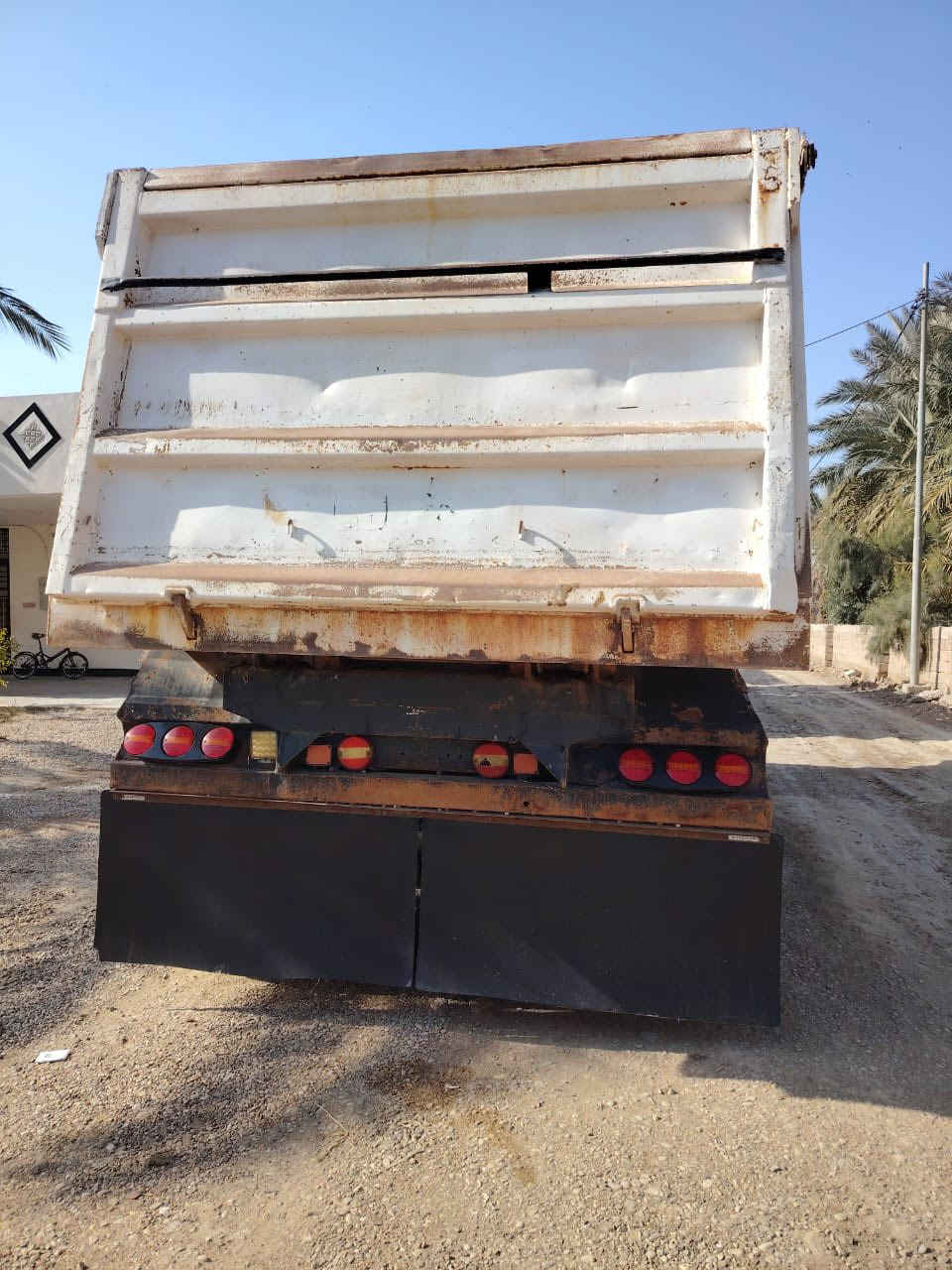 للبيع مقطوره حوضيه شاصي 14مكفول 
دناكير16تخم تاير مكاني الصويره 

‭0781 686 4421‬

‭0772 543 0241‬
