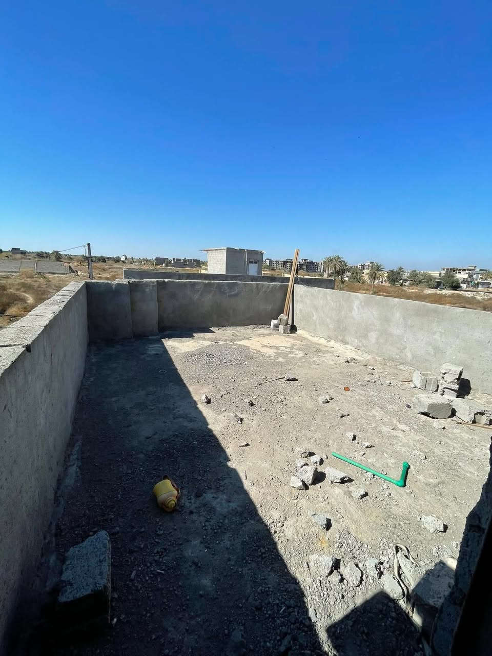 بيت للبيع المساحة 100 واجهة 5 نزال 20 طابو صرف  غرفة نوم وصالة ومطبخ واستقبال وحمام داخلي وخارجي طابق الثاني عبارة عن سطحين ممكن يكونون 2 غرف
العنوان المحمودية منطقة  المراتب السعر ٥٣ مليون 

***********
