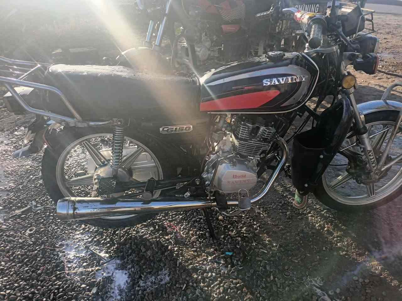 السلام عليكم ماطور للبيع الموديل 19 الكهربائيات كلها شغاله السعر 400 وبي مجال محرك ما مفتوح ***********
