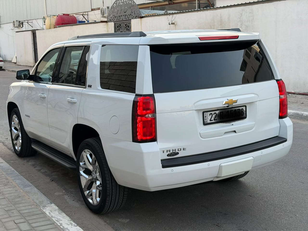 السلام عليكم 
تاهو موديل 2020 مواصفات LTZ سياره جديده وجاهزه من كلشي رقم اربيل الدولي 
السياره رقم وسنويه وهزه كله جديد سياره وارد كندي كفاله كلين تايتل السياره استخدام شخصي ايد وحده من زيرو لحد الان مكان السياره البصره السعر 360 
رقم السياره 
*********** البصرة, العراق
