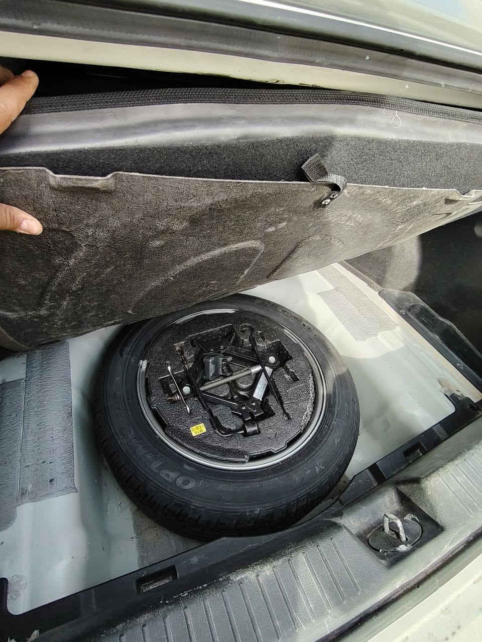 السلام عليكم سوناتا 14 خليجي كفاله عامه ستخدام شخصي سياره حيل جديده ماشيه 140 رقم بغداد بسمي دولي مكفوله من كلشي  مكينه 2400 دوش مامفتوحه مكفوله ثلاث انضمة قياده شفتات وعادي وأيكو تقليل وقود كشن كهربائي تبريد قطعتين كامره حساسات بلادي وكامرة حوادث حديثه خلفي وأمامي مري قلاب شفط سبير ما نازل
مكاني سماوه مركز المدينه نعتذر عل خاص 0780 3694698
