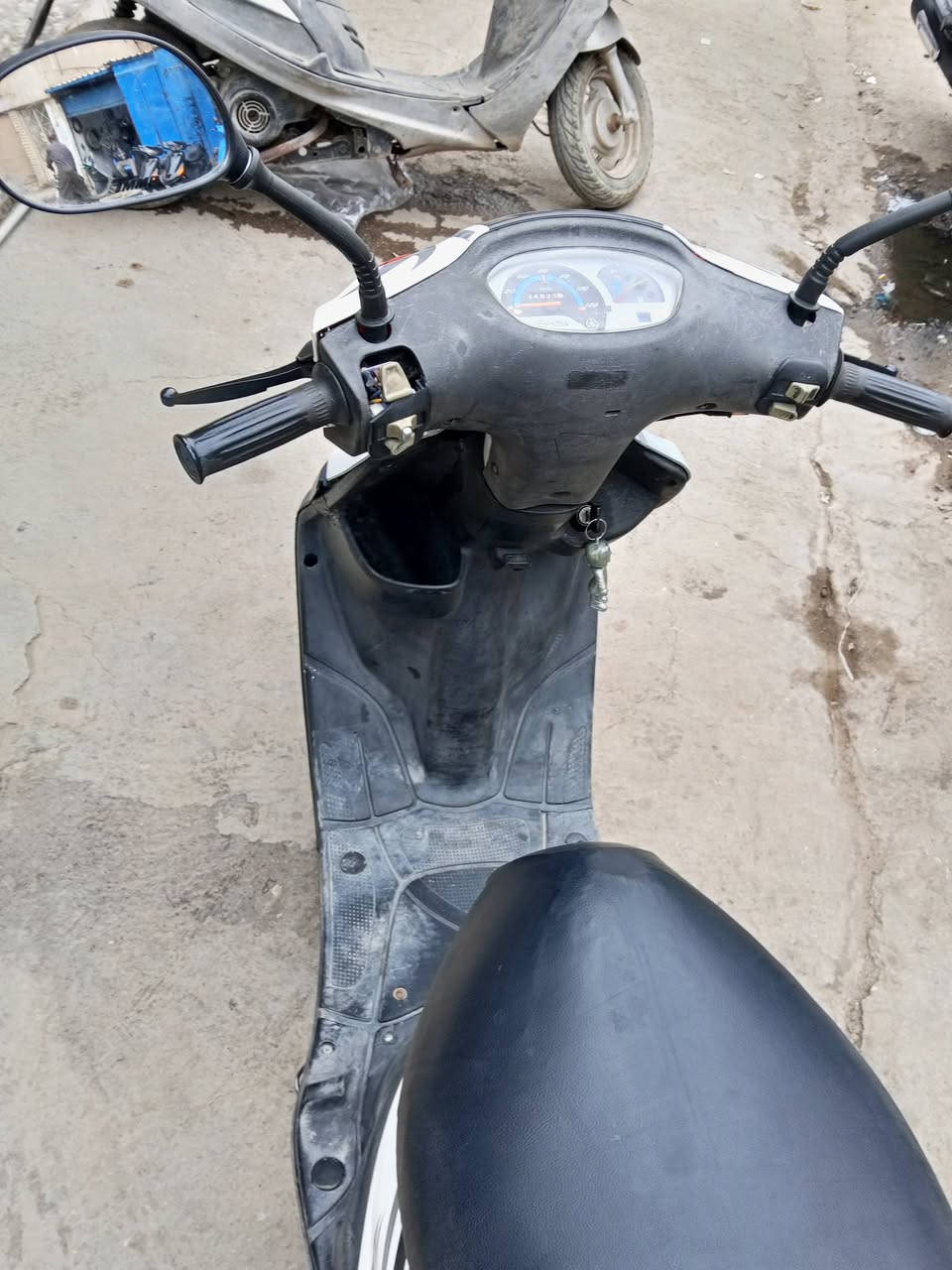 السلام عليكم
دراجه نوع ماكس قچمه 
الدراجه حالة وكاله الدراجه كفاله من كلشي 
الدراجه نازله من الرمبه صار حوالي 20يوم
التشغيله ناعمه 
الدراجه مديل 2008
السعر رمزي 600الف 
مكان حله مركز قرب جسر الهنود
للتواصل ***********
