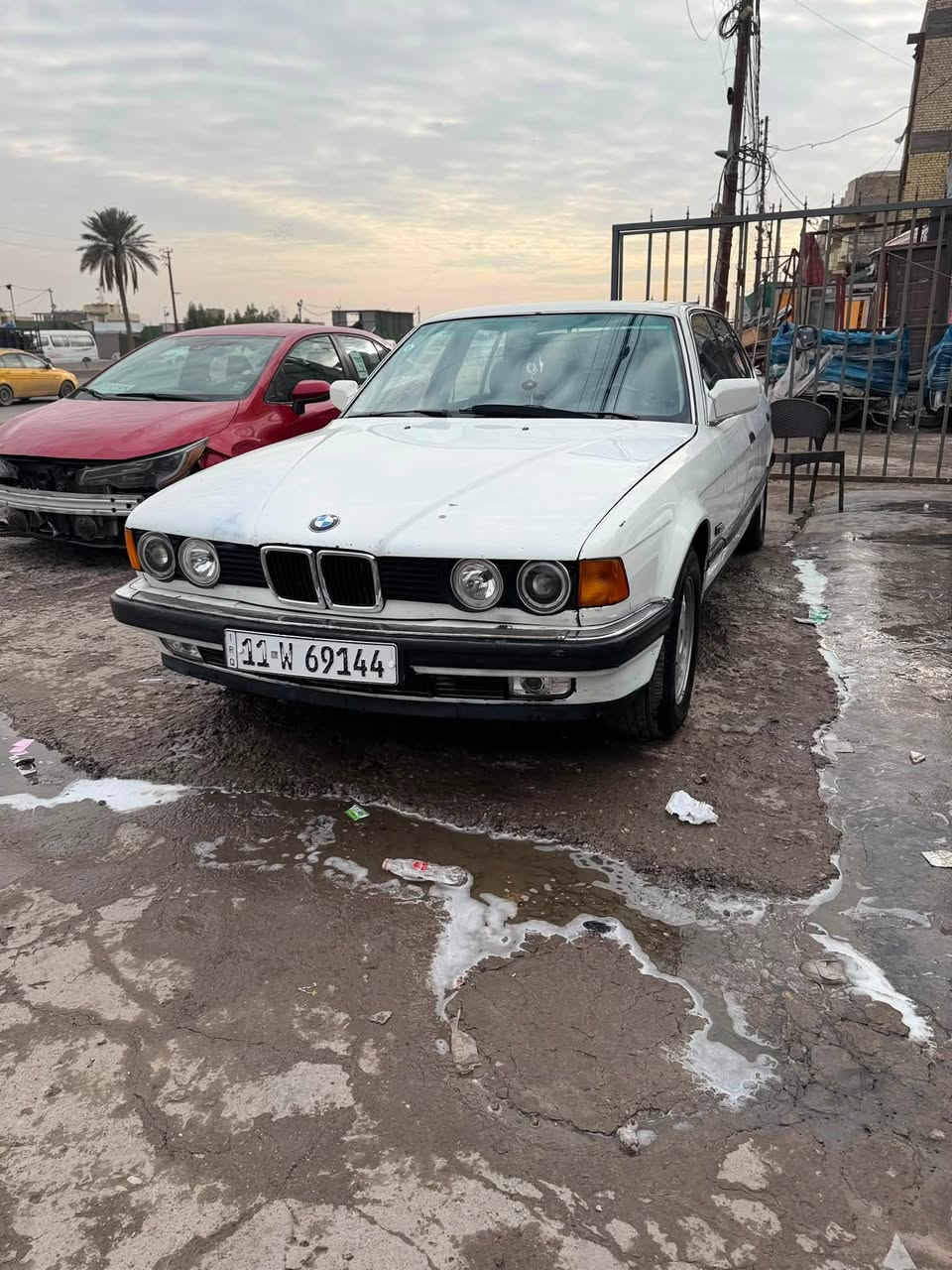 سلام عليكم بيع او مراوس كاسحة او 500.  بي ام  مديل 1992 حجم 740 iL لارج باب طويل فول مواصفات مكينة كير جدد تبريد خير من اللة سلايت شغال الكهربائيات كلها شغالة تخم تاير جديد صدر امامي خلفي جديد باتري جديد السيارة جاهزا على اخر حباية رقم بغداد أنكليزي بسمي 
سعر 55

***********
