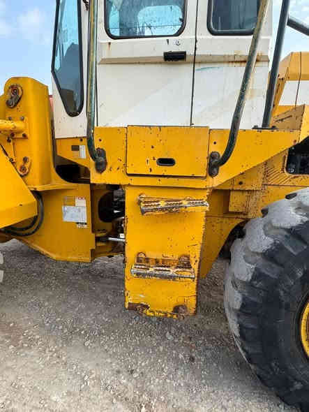 للبيع للبيع
شفل نضيف مايفتح
موديل ١٩٩٨ معلى  حجم ٦٥
قليج
بسمي
السعر ٤شده وبيه مجال رقم الهاتف ***********
