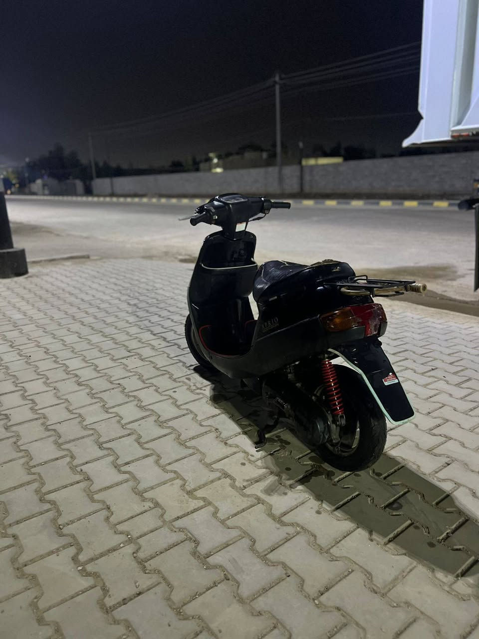 سلام عليكم اخوان هاي دراجه بطه الدراجه نضيف وتعال وشوفي وبرغي ما مفتوح بيها وجيب وياك الف مصلح خلي يفحصها اي برغي ما مفتوح والدراجه شوفت عينك تشتغل سلف نكره وكهربائياتها كلها شغاله ودراجه تطيك شعله ومعدل ودراجه ما متعوبه امانت الله ورايها 600 وبيها مجال
المكان: دور النفط قرب الحسينيه بتول الزهراء
 الاستفسار واتساب او تتصل ع هذه الرقم
***********
