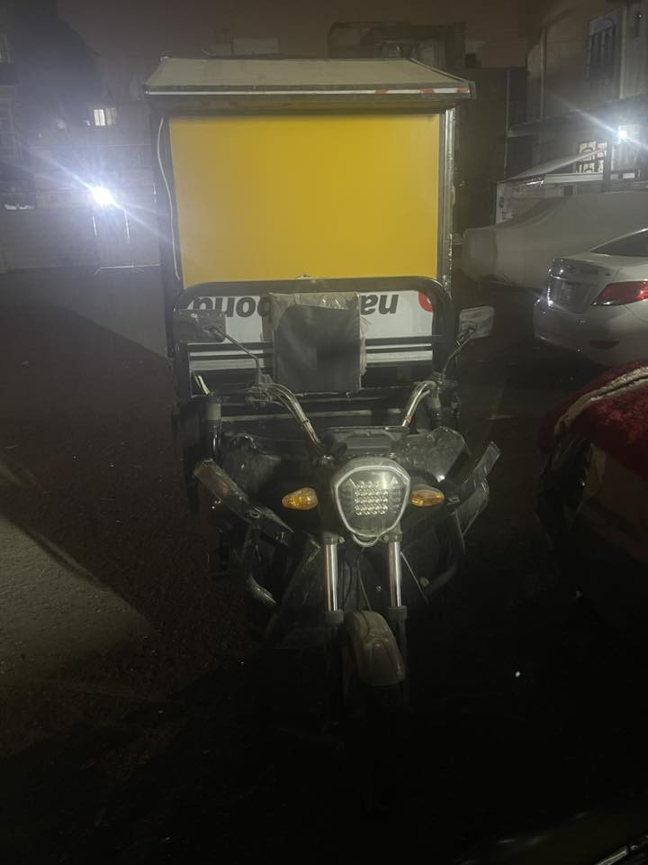 السلام عليكم للبيع موديل ٢٥ ستوته جديد المكان العطيفيه
***********
