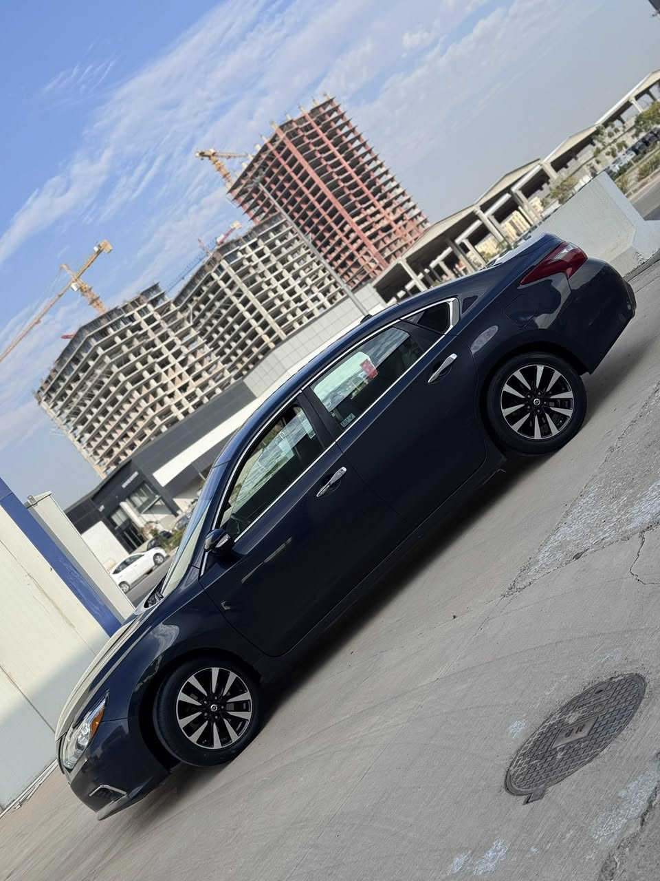 نيسان التما SL 2018 فول عدا الفتحه 
السعر 116
رادار بل مري ونقطه عمياء 
ستير هيتر
كشتات كهرب و هيتر 
إشاير بل مري 
سماعات بوس 
منضومه زينون كامل. 
بصمه تشغيل عن بعد 
بصمه ابواب 
بصمه صندوق 
تبريد وتتفى بشرط
طخم تاير جديد+طخم جديد + باتري جديد 
السياره بيها جاملغ سكن و بوند بدون دواخل بشرط 
سنويه وهزه ساقط قبل كم شهر 
السياره مابيها اي مصرف و السياره بسمي تريد وكاله تريد تحويل 
محرك 2500 \4 
*********** عنوان السياره دهوك
