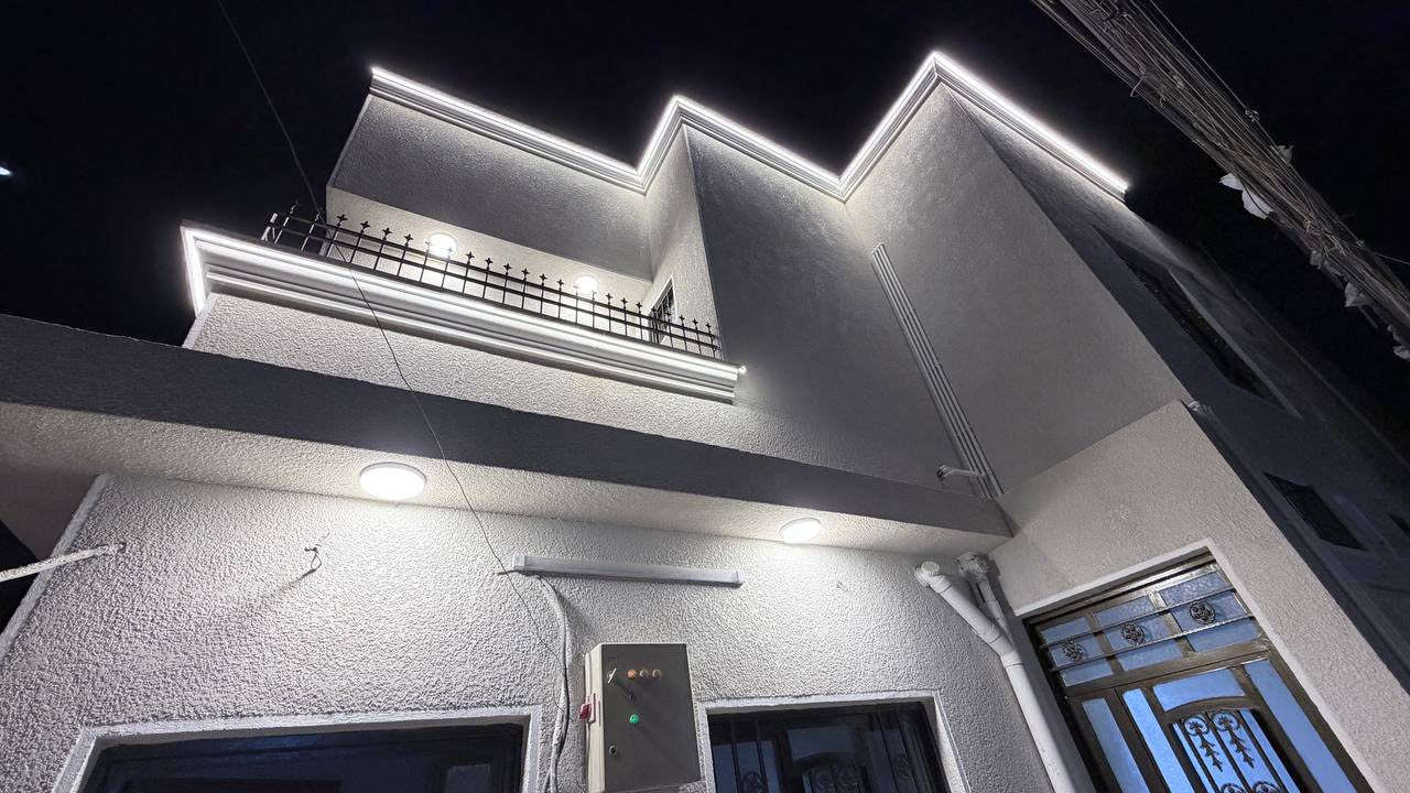 دار للبيع طابو ملك صرف للبيع في منطقه بغداد / المعالف - المساحة 100 متر مربع  واجهة 10 نزال 10 / مربع هادئ جدا ترميم حديث 2025 الدار صب مسلح

يحتوي في الطابق الاول على صالة مع غرفه نوم مع مطبخ مع حولي مع خدمات

ويحتوي في الطابق الثاني على غرفه نوم عدد 3 غرفه مع بلكونه مع خدمات

ويحتوي في الطابق الثالث على يبتونه وسطح شتايكر البيت باسم شخص واحد وجاهز من كل شي وفارغ جاهز للسكن التعامل مع صاحب العقار مباشرا 

للاستفسار خاص او وأتساب ***********
