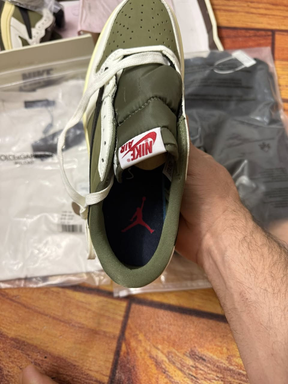 الحذاء قياسه ٤٤ ولتيشيرتات ثنين واحد ابيض واحد اسود ولقيااسات مبينه بالمقطع
كلهم شلعة ٦٠ الف


**إذا كنت صاحب هذا الإعلان وتريد حذفه لأي سبب، رجاءا أرسل رسالة إلى الدعم الفني**