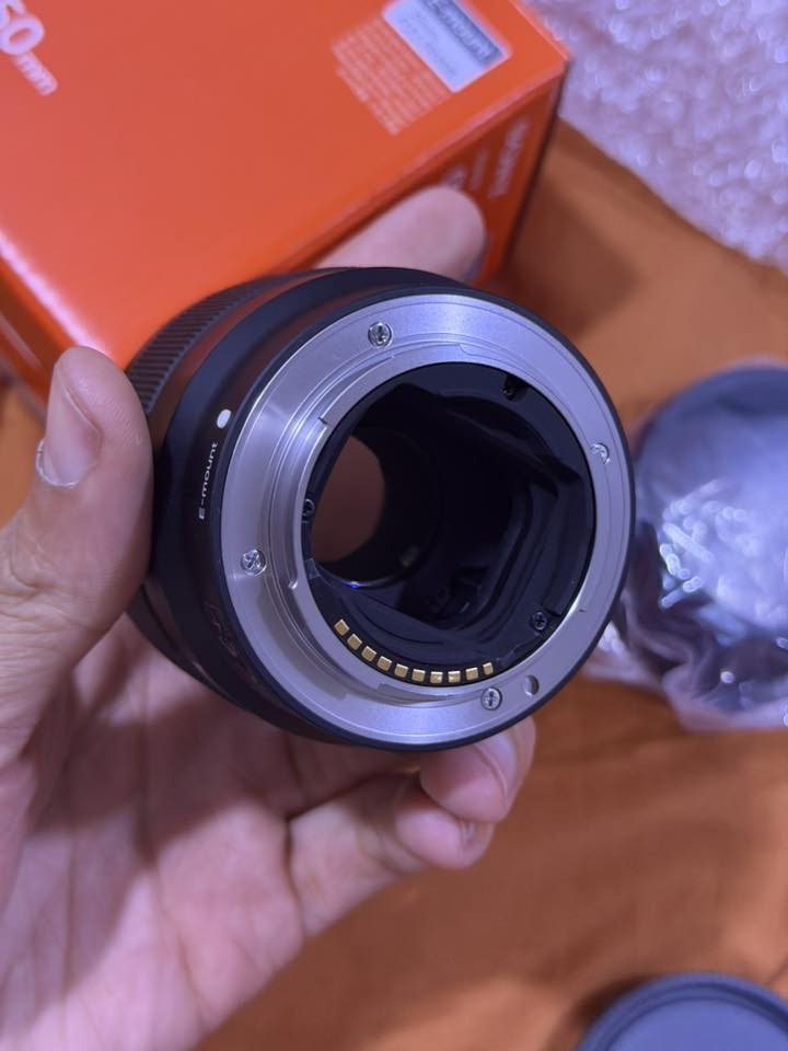 سلام العليكم لينز سوني 50mm
اخو جديد ٩٩٪؜ جديد 
سعر ١٦٠$
0750 499 8713 WHATSAPP
