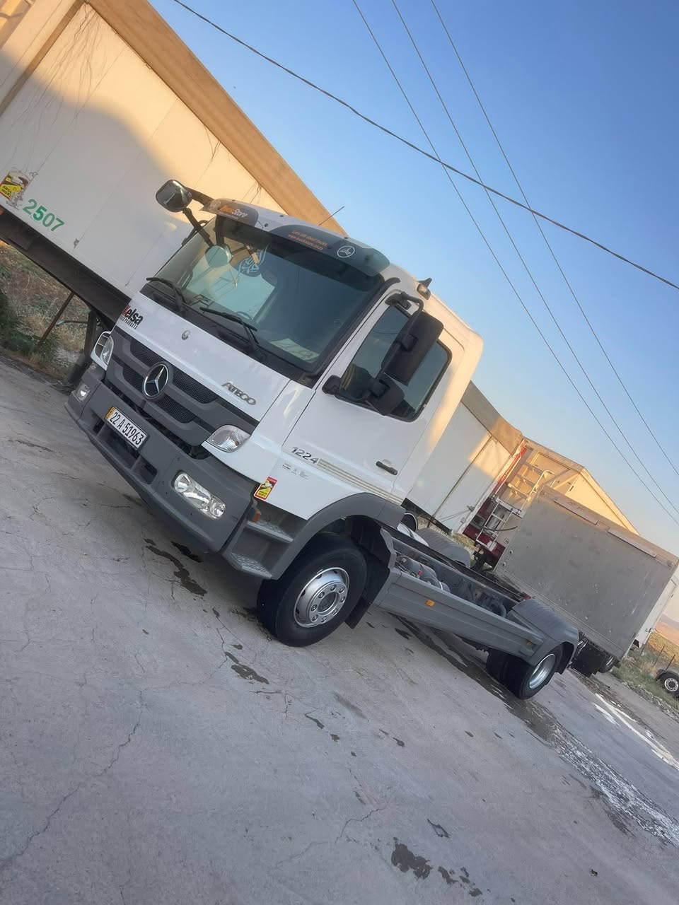 Atego 1224.  2006. الجديدة سيارة فول مواصفات عنوان سليمانية *********** سعر نهاية. 240 $$
