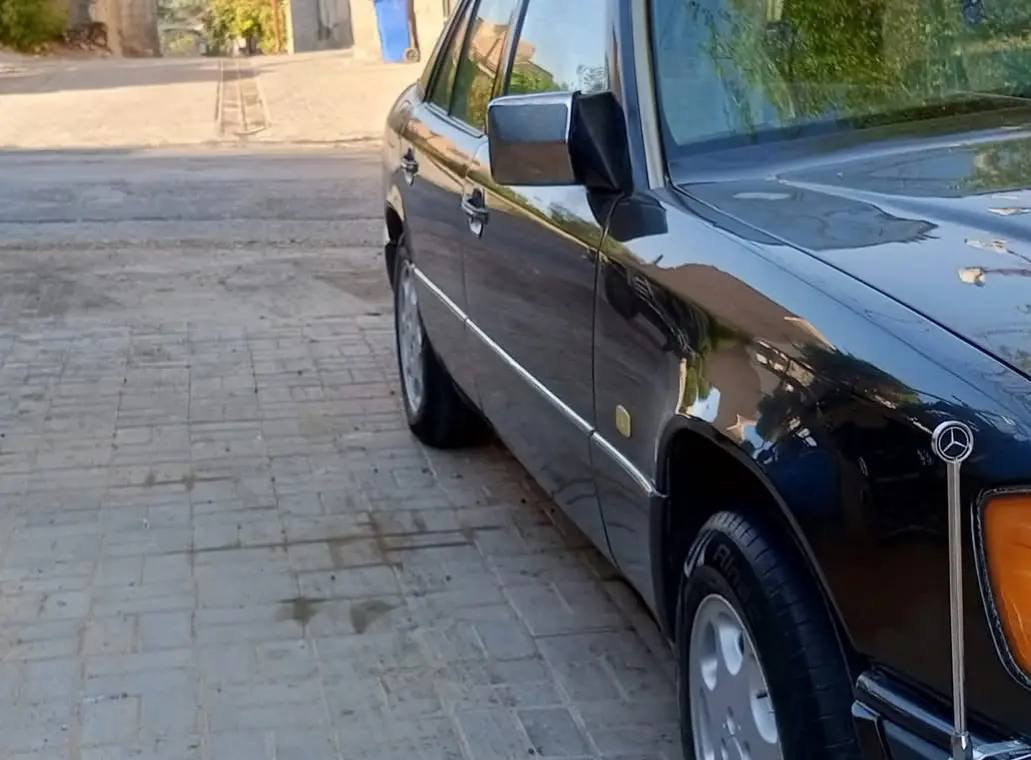 مارسيدس دب للبيع موديل 92 
محرك بلاد تحوير نوزل
تخم تاير جديد مع باتري جديد مع تبريد جديد 
صبغ السيارة فقط لا تعديل ولا معجون فقط المسطره تحت الجنطة جهة وحده ومخليهه مامصبوغه
السيارة غرفتهه على البلاد مامعمرة ولا مفتوحه 
تبريد شغال
السعر 80 وبي مجال 
رقم انبار بأسمي لحد 2030
هذا رقمي ***********ارسال رساله وتساب والي يحب يتواصل اني خادم للطيبين مكاني مشروع المسيب
