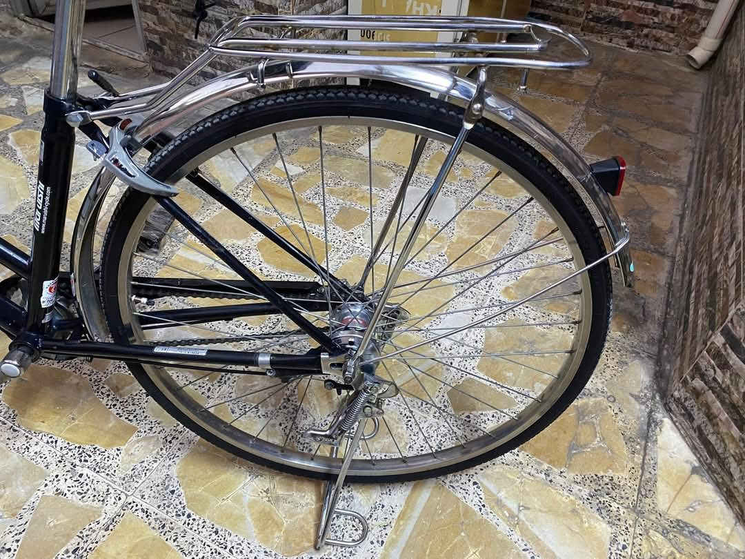 السلام عليكم
بايسكل للبيع حجم 27 لون اسود بايسكل النظيف جداً سعر 70 وبي مجال حك الجيه للبيع او مراوس بناتي 
مكاني بغداد رقم تلفون واتساب ***********
