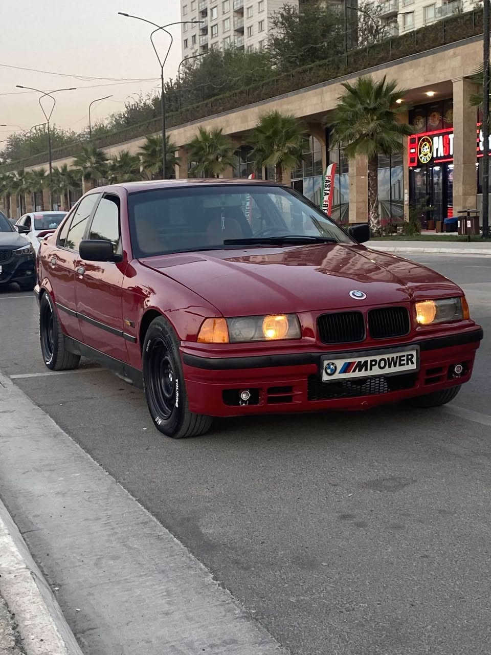 بسم الله الرحمان الرحیم
‏ BMW (E36)  ئی٣٦ بۆ فرۆشتن 

٣٣٠ مەکینە ٣،٠سەقەر دەبڵ دیجیاڵ✈️

گێڕ عادی 🔥

سکلێتەر کارەبا + بەرمەجە + باکفایەر

مۆدێل ٩٢

سڵایت 

تەبرید( بەستنەوەی ئەوێت کامل ئەشیایە)

گەرمی ئیشەکات ، فڵچە و ناو گێچی ئیشەکات مەزبوت

یەک چەکوشی پێوە نیە ، دەعمی سوکو قورسی نیە

کامل بۆیاخە بۆ جوانی  (پۆڵیش و سمارتەنەکراوە)

پێش و دوای تازەیە.

مەکینەی ئەوروپی ٧ مانگە بۆی بەسراوە.

 زۆر زۆر بەقوەتە بەشەرتی جادە دڕین…

ئاڕمی پلاستیکی سلێمانیە(ئاڕمەکەی ون بووە کتابی ونبووی بۆ کراوە. کێشەی نیە و ئەوەلیاتی مەزبوتە) 

سعری ٤٤$ مەجالێکی برایانە.

شوێن سلێمانی
 ژمارە تەلەفون
***********
واست ئەپ و تێلگرامی لەسەرە. السليمانية, العراق

