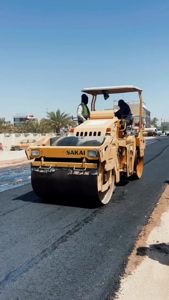 تتواصل جهود الإعمار والخدمة في محافظة بابل عبر المتابعة الميدانية المباشرة لمحافظ بابل الحقوقي علي تركي الچمالي، الذي أشرف على أعمال توسعة وإكساء الشارع الرئيسي المحاذي لدائرة صحة بابل، بهدف تعزيز البنى التحتية، وفك الاختناقات المرورية، وتوفير بيئة خدمية أفضل تلبي احتياجات المواطنين وتواكب متطلبات التنمية.

#عراق_قوي
#الحسين_نهجنا


**إذا كنت صاحب هذا الإعلان وتريد حذفه لأي سبب، رجاءا أرسل رسالة إلى الدعم الفني**