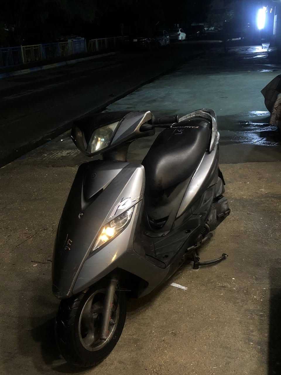 سلام عليكم ثعلب  صارله ٧ ايام نازله رمبه و ناشر الصور هم دراجه بلاديه ختم واحد من الطول لطول مكينه برغي ما ملعوب بيه تجيب فيتر و تاخذ من باب البيت  منفيس. و مكاتبه موجودات  السعر٨٥٠ وبيه مجال مكان حريه الرقم*********** بس ويتساب
