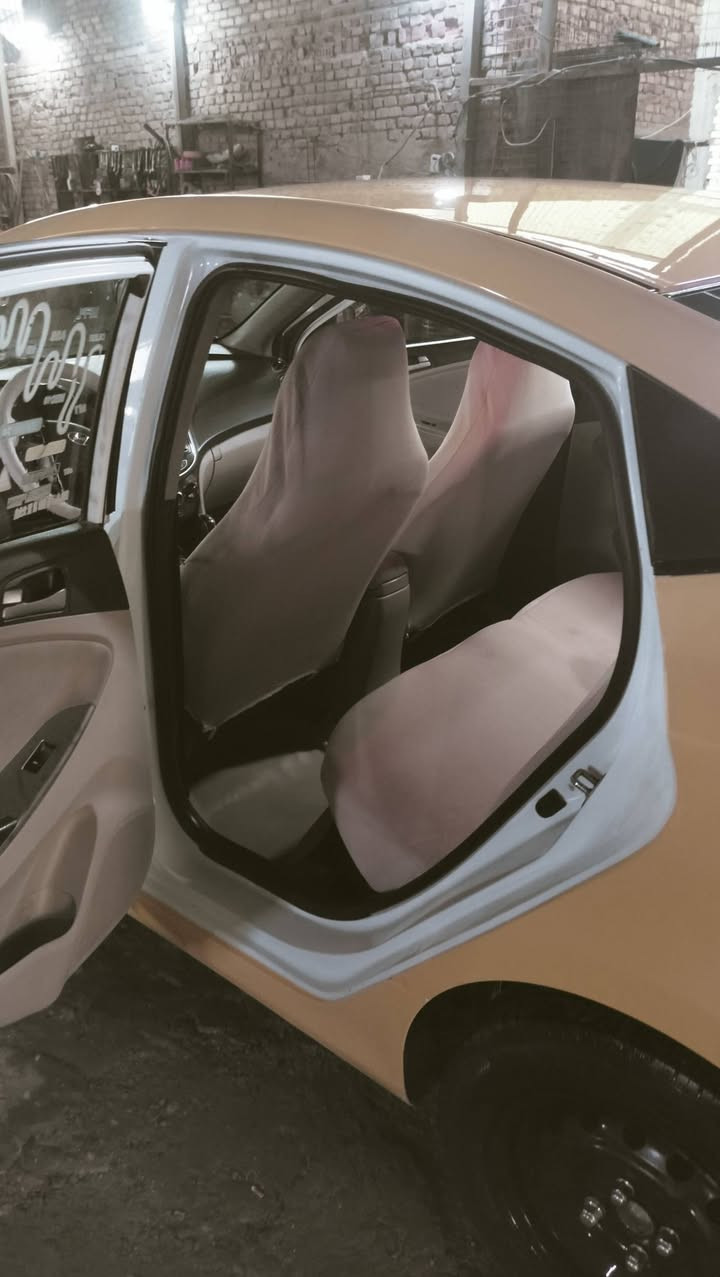 هونداي اكسنت وارد خليجي مديل 2015مكفوله بيه باردجاملغ يمن مكينه وكيرمكفولات تبريدشغال صدرحلو مكينه الف وربعميه دوش مرغوب بسمي سعر75بيه مجال سكن شعب ***********
