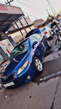 كامري ٢٠١٠ سعر ١١٠ بيهه مجال ٠٧٧٠٣١٣٣٤٤٣بيه ٢ قطعه بسيطه وقطعه تبديل ب...