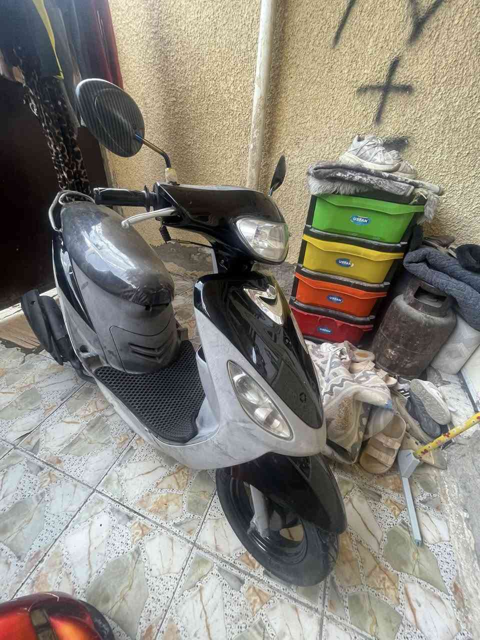 ماكس منغولي كفرات ختم واحد مكينة حلوة شلعة معدل مكفولة نقصها باتري كاعد فقط سعر 425 بيها مجال ***********
