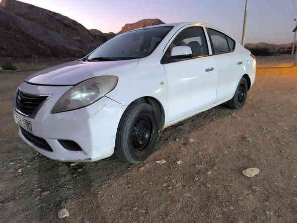 السلام عليكم نيسان سني هندي 2014 رقم سليمانيه بيهة 3 قطع خلفية وبابين مبدلات بلادي جاهزة مكان السيارة ديالى كفري السعر 74 وبيها مجال للستفسار *********** @***********
