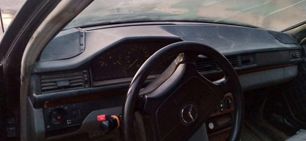 مارسدس دب گير ومحرك بلادي ٦ اسود كابريتر سياره بلاديه محرك بيه خيط تبخير  كهربائيات كلها شغاله قواعد دبلات نضيفات تايرات وباتري جدد رقمها فحص نينوئ صاحبها بل الموصل مااندله اكفلها سرقه وعشاير ب ١٣ ورقه مكانها سامراء  ***********
