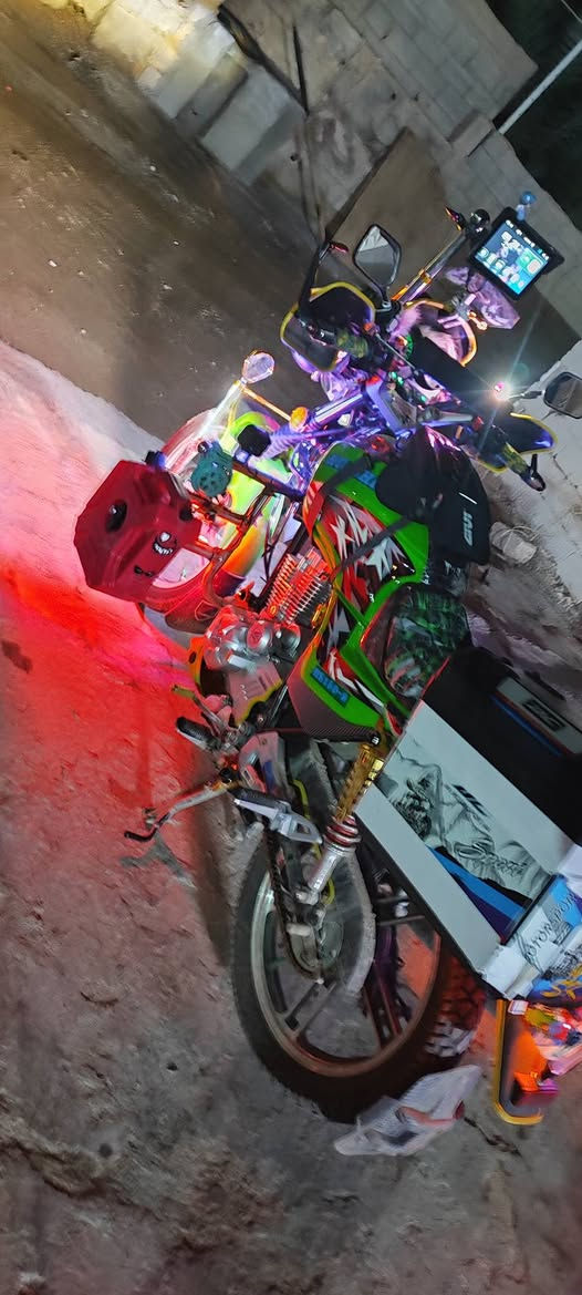 ياالله دراجه هيوشه للبيع موديل2024 مجمبزه عله ما تريد ودراجه متعوب عليهه السعر 1400وبي مجال اوراق منفيس فقط محرك ما ممدود عليه صبانه المكان الرمادي الجزيره البريشه هاذ رقمي للتواصل *********** مو شراي لا تعبني ولا اتعبك
