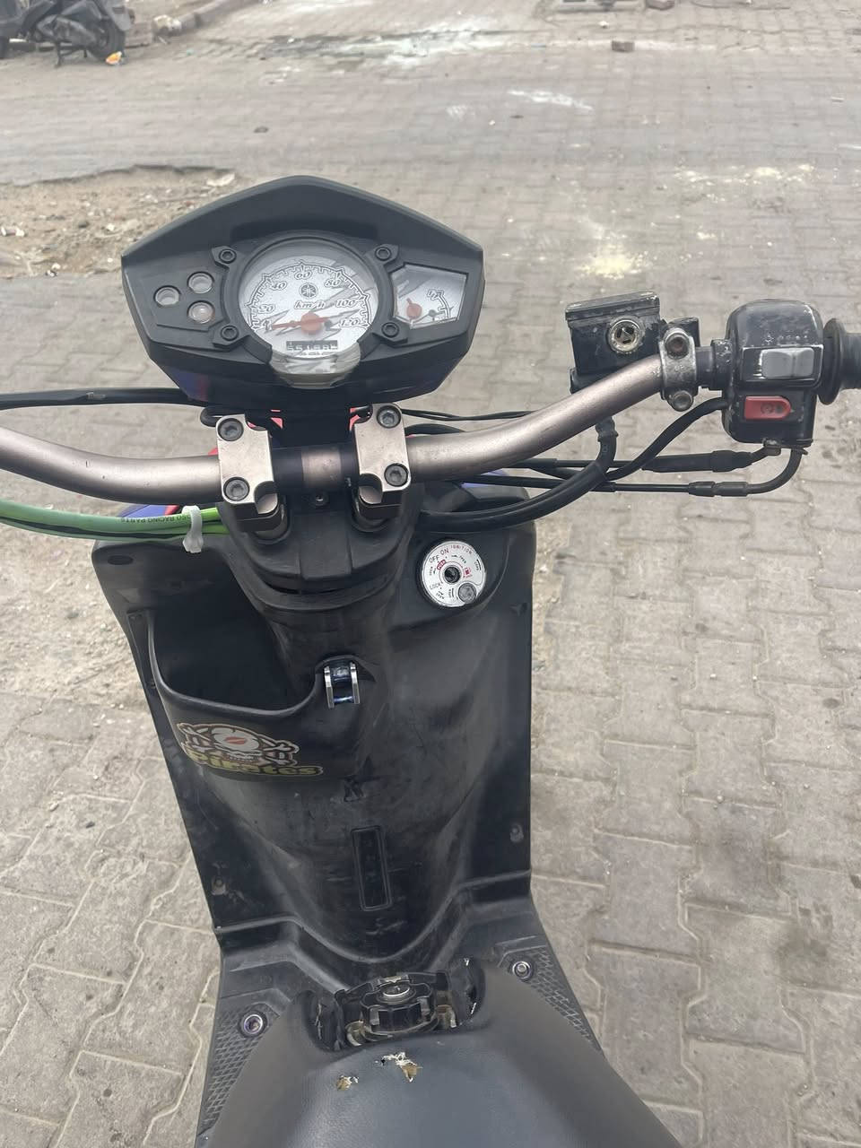 سكنس جبلي مزود
التزويد   ايدات بريك 
ستيرن  مزود 
قبق فلاوين 
قطره
كلجات WF 
كبلايت خلفي 
دمام 
جاملغ امامي 
ستان صفح 
كله التزويد بلادي 
ساعه معدل فول 
كهربائيات كلها شغاله 
ما بيها أي نقص 
***********
السعر 750وبيها مجال للطيبين 
العنوان بغداد مدينه الصدر قرب بنانزيخانه 68
