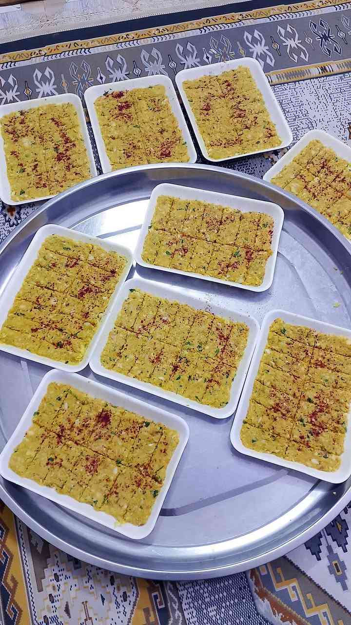 ع بركة الزهراء نبدي من طلبات اليوم بلعافيه ع زبائنا هذه الطلب جان موكب خدام الزهراء بلعافيه عليكم ان شاء الله وثواب واصل بحق الزهراء عجينة كباب عروك الحافظه ب4 الف شغل بيت ونظيف الله شاهد طعم لايعلا عليه التوصيل داخل الشطره الف دينار فقط الحجز مراسلة الحساب او التواصل ع واتساب *********** لرد السريع
