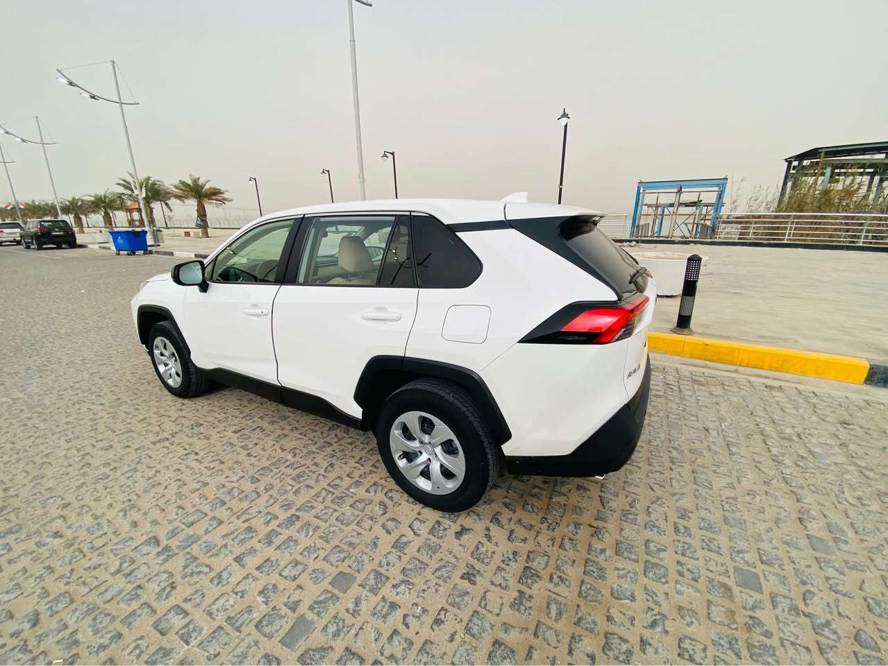 السلام عليكم 
للبيع سياره تويوتا راف فور LE
خمسة راكب 
موديل 2023 
كفاله عامه 
من الصبغ والضربه والتبديل والبارد 
تعمل تسير بأمريكا 
شرط الفحص 
مقاعد لكزز 
رادار امامي 
توقف ذاتي 
تحديد مسار 
منبه مسافات بعيدة 
مانع انزلاق 
تحكم اتجاهين 
مثبت سرعة 
ماشية 66 الف 
ثلاثة انظمة للقياده 
السعر 238 $ 
للاستفسار الاتصال على 
*********** 
راسلني ادزلك فيديو الفحص مالتها البصرة, العراق
