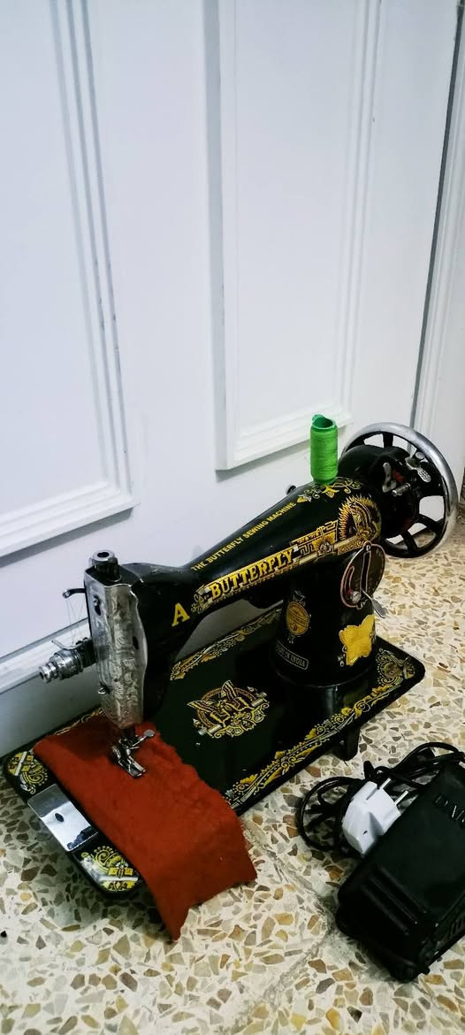 للبيع فراشة🦋 هندي شغاله تخيط فيزون سعرها 50 نضيفه حيل
***********)
***********
