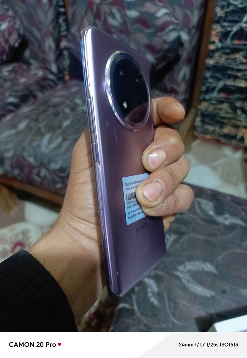 هونر x9 c ذاكره 256 رام 12 غراضه كامله جهاز نضيف كلش سماعه تصال عاطله فقط يعني من تخابر افتح سبيكر واضح تكنيك كامرات صوت بصمه شحن كله شغال بس السماعه مال اتصال ب 225 بي مجال رقم ***********
