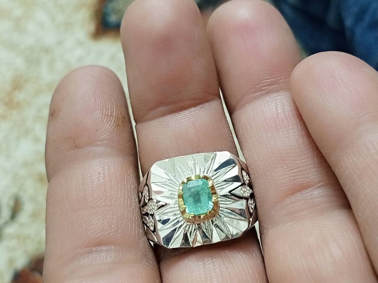 زمرد كولومبي قطع رووعة صياغة يدوية ثقيلة مع الشهادة سعر القطعه ١٤٠ ألف بغداد ***********
