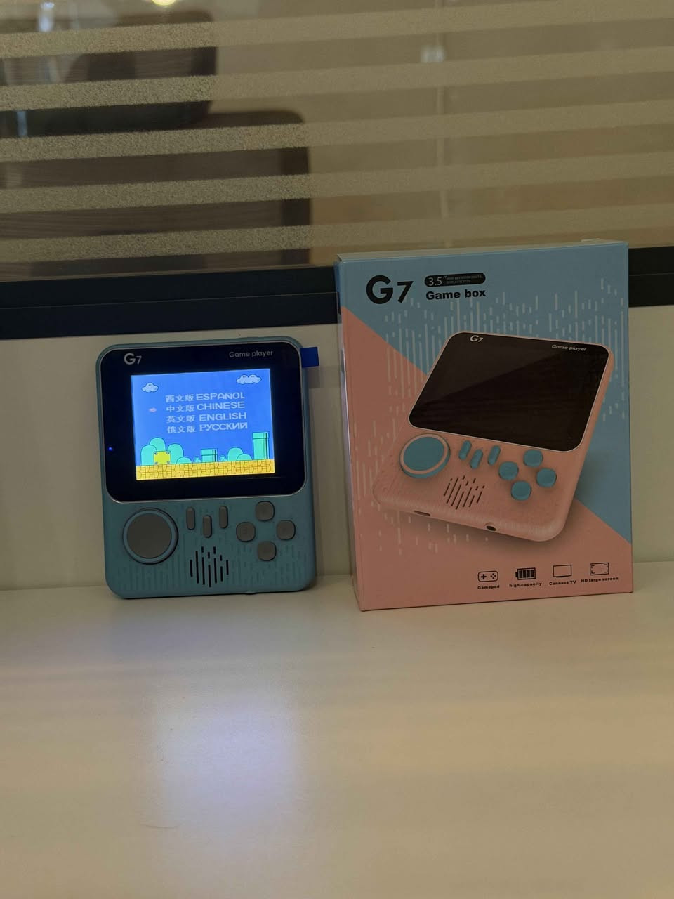 جهاز الألعاب المحمول G7 Game Box

استمتع بذكريات الألعاب الكلاسيكية مع جهاز G7 Game Box المحمول، المصمم لعشاق الألعاب القديمة والترفيه

المميزات:

.شاشة ملونة عالية الدقة مقاس 3.5 إنش.

.تصميم خفيف وصغير الحجم سهل الحمل
.
.بطارية مدمجة بسعة جيدة لساعات من اللعب.

.إمكانية التوصيل بالتلفاز للاستمتاع بشاشة أكبر.

.أزرار تحكم مريحة وسريعة الاستجابة.

.مكبر صوت مدمج وصوت واضح.

.مناسب للأطفال والكبار ومحبي ألعاب الريترو

المحتويات:

.جهاز الألعاب G7.

.كابل AV للتوصيل بالتلفاز.

.كابل شحن.

.دليل الاستخدام. البصرة, العراق


**إذا كنت صاحب هذا الإعلان وتريد حذفه لأي سبب، رجاءا أرسل رسالة إلى الدعم الفني**