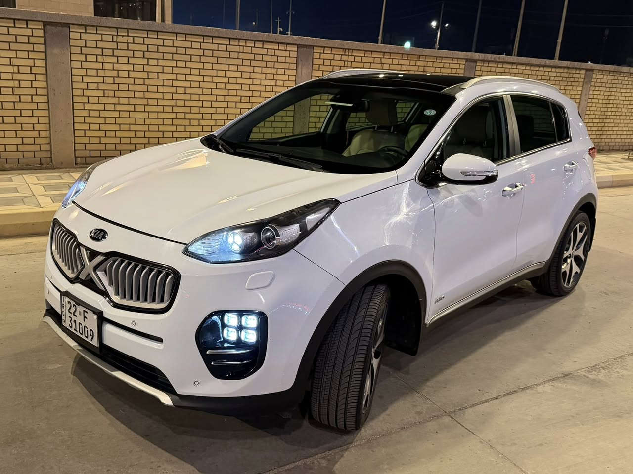 السلام عليكم 
من رخصه الادمن للبيع سبورتج خليجي 2016 جيتي لاين فول للاخير ع اخر حبايه بانراما تدفه وتبريد بلكشنات رادارات محيطيه شاحن واير ليس معروفه مواصفات الجيتي لاين مكفوله من صبغ وضربه ماعده البنيد البراغي مفتوحه فقط بدون تبديل وصبغ رقم اربيل تحويل او وكاله السعر 173 وبيه مجال مكان السياره واسط الكوت مركز المدينه 
***********
