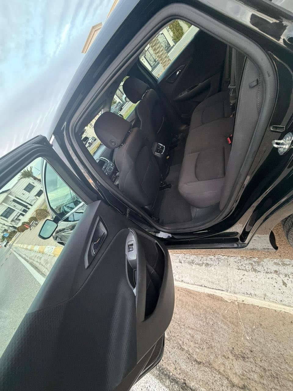 شوفرليت ماليبو 2023 LT
مواصفات : LT 
السيارة بدون صبغ، و بدون ايرباك
السعر : ١٢٧ 
للاستفسار : ***********
