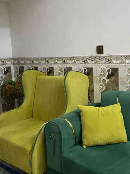 السلام عليكم تخم للبيع كراسي 2 وقنفه ام 3 225 وبي مجال المكان ناصريه مركز قرب مستشفى التركي ***********
