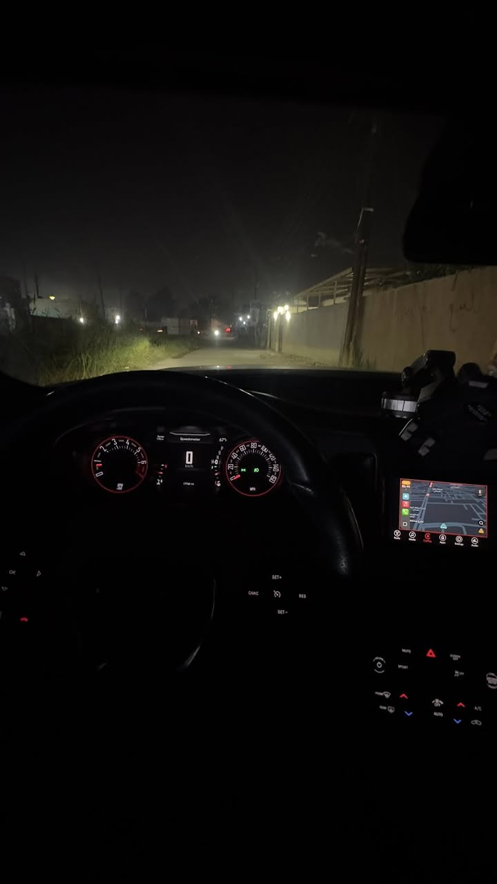 السلام عليكم 
جالنجر 2023 لون إسمنتي  sxt ماشيه 20 الف 
الرقم مميز 30305L بغداد سنويه باسمي تحويل ثاني يوم 
كير محرك كفاله السياره مناقصها شي خير من الله 

الإضافات 
زرع منظومة عدسات 
تخم تاير امامي 
الدهن المستخدم امسويل سكنجر سياره مابيها شي نقص خير من الله 
سعرها 195$  وبيها مجال تجي وتشوف السياره وباقي التساهيل من الله مكان السياره الكراده ساحه الأندلس 
 متواجد واتساب و شريحه *********** الحادث و التفاصيل كلها مذكوره بالصور  السياره احلىً من الصور شاهد الله تجي وتشوف بعينك
