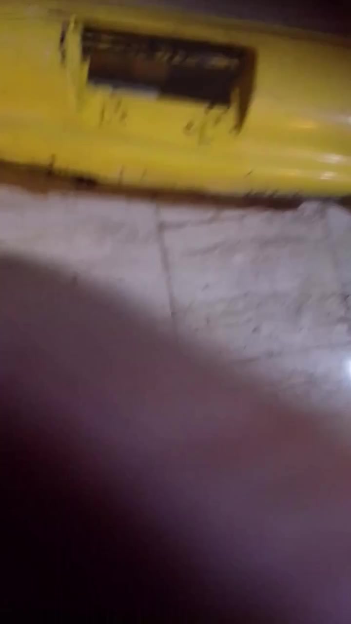 السلام عليكم شباب غراض البيع جميع غراض مال كرسته نفخ موجوده الرقم ***********
