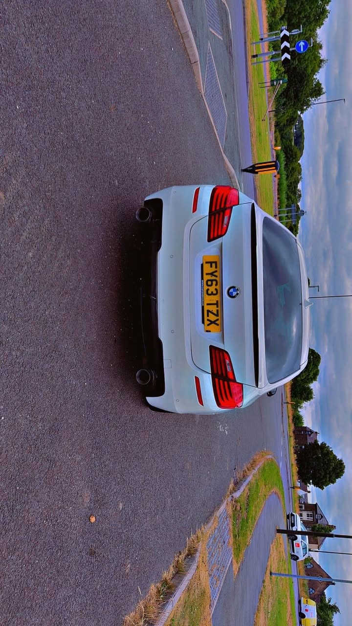BMW 520d
520d Msport start/stop
Automatic 
BHP 181
Long mot
Very clean in and out
Euro status 6
Colour. White 
Navigating 
4 driving modes. Eco pro , Comford, Sport and sport plus 
Heated seats
New disks and pads
4 good tyres 
No time westers please 
For more info contact me 
More information contact Buxton, Derbyshire


**إذا كنت صاحب هذا الإعلان وتريد حذفه لأي سبب، رجاءا أرسل رسالة إلى الدعم الفني**