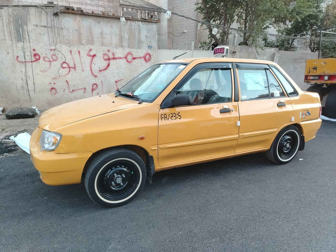 السلام عليكم سايبا موديل ٢٠١٣ سيارة حلوة خير من الله كير ومكيني كفالة تبريد شغال رقم دولي جديد السياره احله من الصور العنوان البياع شارع الضغط الرقم *********** السعر 34اوبيها مجال

